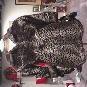 Corky & CO. FAUX FUR GIRLS COAT WITH MATCHING MITTENS SIZE 4